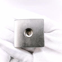 Powerful retangular countersunk Neodymium magnet 40x20mm